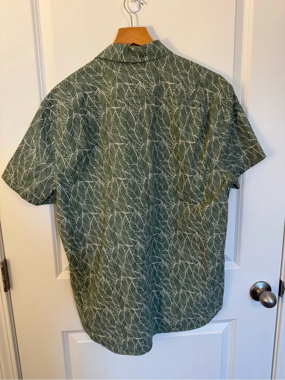 J. Crew Green Leaf-Print Short Sleeve Button-Down Shirt - Picture 3 of 3